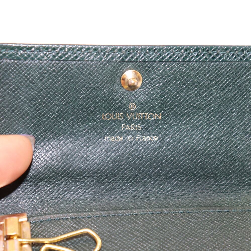 Louis Vuitton Green‎ Taiga Leather 6-Ring Key Holder Made in France - Picture 6 of 7